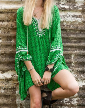 photo Chic Lace Paneled Geo-Print Asymmetrical Dress by OASAP, color Green - Image 1