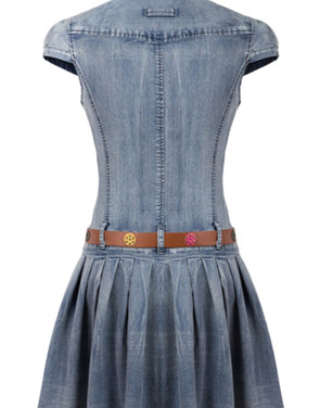 photo Flattering Solid Cap Sleeve Buttoned Denim Dress by OASAP, color Blue - Image 2