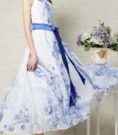 photo Sleeveless Blue and White Porcelain Print Maxi Dress by OASAP, color Blue White - Image 3