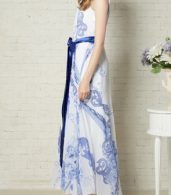 photo Sleeveless Blue and White Porcelain Print Maxi Dress by OASAP, color Blue White - Image 4
