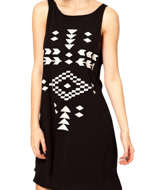 photo Stylish Geometric Print Round Neck Sleeveless Trapeze Dress by OASAP, color Black - Image 1