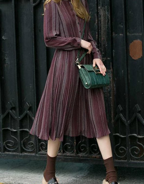 photo Vintage Long Sleeve Print Pleated Midi Dress by OASAP - Image 2